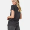 Treeblend classic női póló fekete színben modellen - hátulról