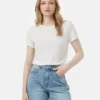 Treeblend classic női póló fehér színben modellen - szemből