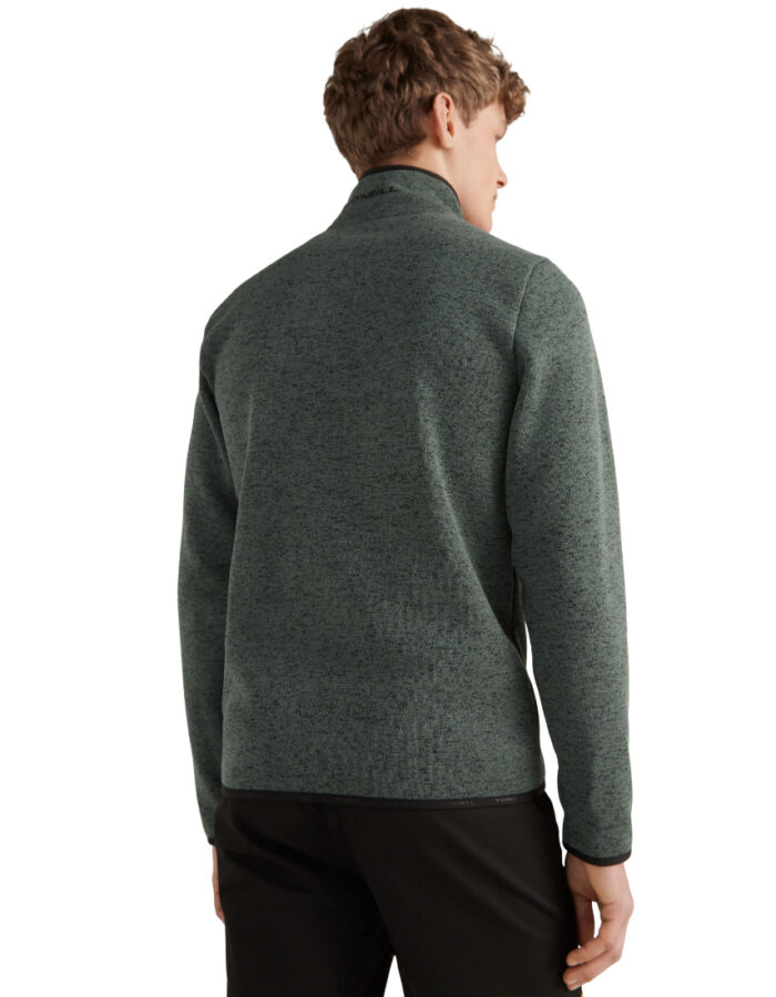Piste Fleece - divatos pulóver, és szuper középső réteg egyszerre - modellen hátulról