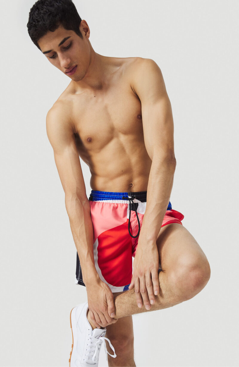 Beam férfi boardshort modellen, szemből másik állás