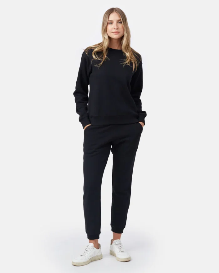 Boyfriend női pulóver fekete színben, modellen - teljes alakos