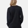 Boyfriend női pulóver fekete színben, modellen - hátulról