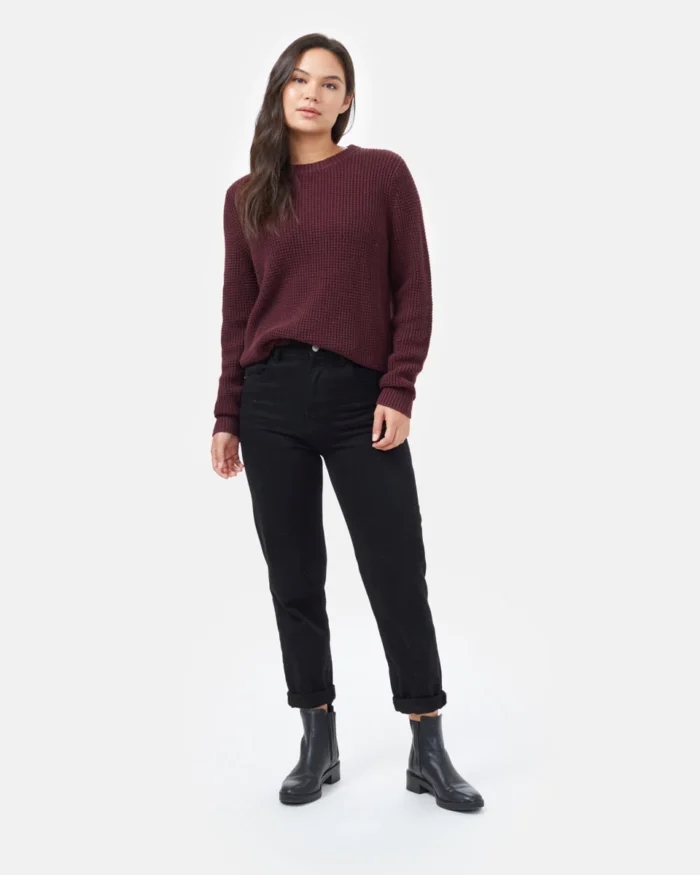 Highline női pamut pulóver sötétlila színben, modellen, teljes alakos szemből